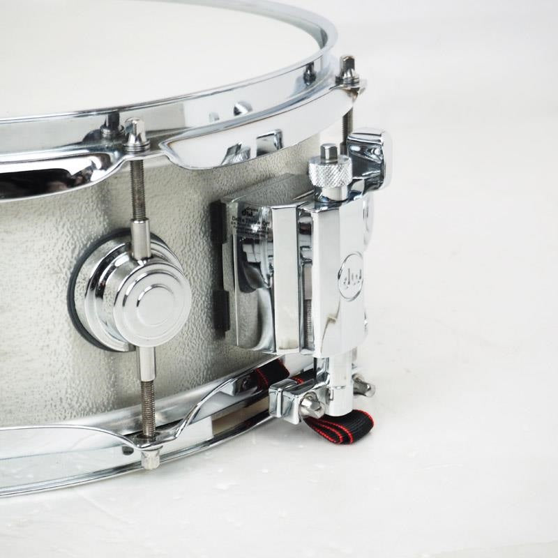 USED_DW-CA7_1305SD_ALUMI_C_[Collector's_Aluminum_3mm_Snare_Drum_13×5]_06