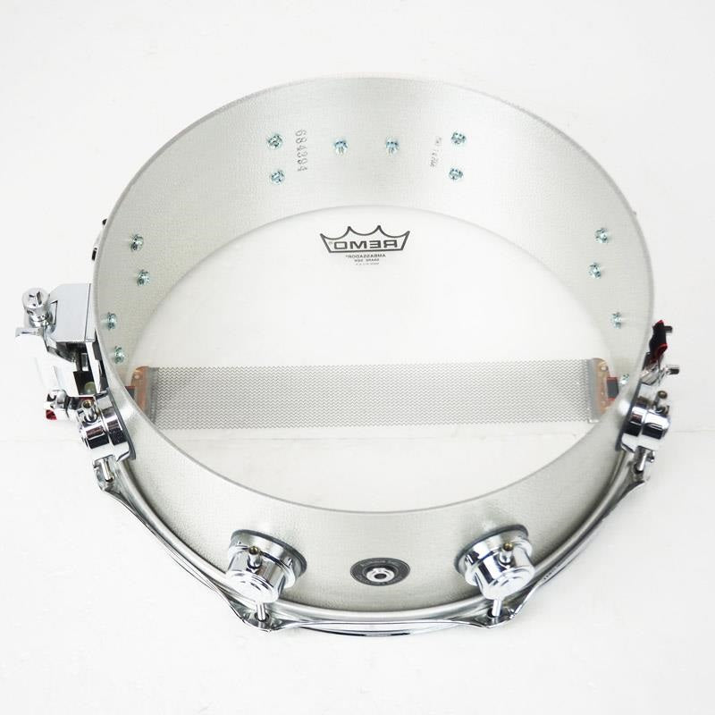 USED_DW-CA7_1305SD_ALUMI_C_[Collector's_Aluminum_3mm_Snare_Drum_13×5]_09