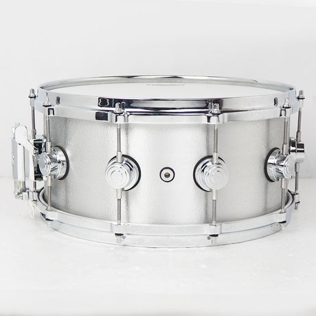 USED_DW-CA7_1465SD_ALUMI_C_[Collector's_Aluminum_3mm_Snare_Drum_14×6_5]_02