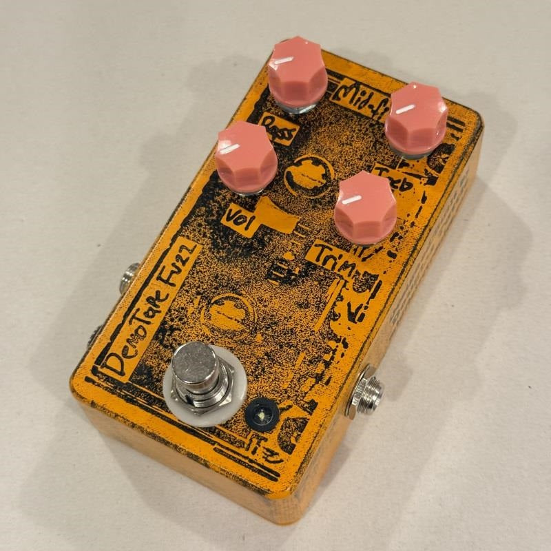 USED_Demo_Tape_Fuzz_(mid-fi_electronics)_01