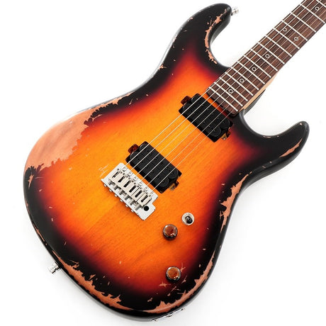 USED_Dhatarattha_CUSTOM_GUITAR_Performance_S_Relic_(3-Color_Sunburst)_01