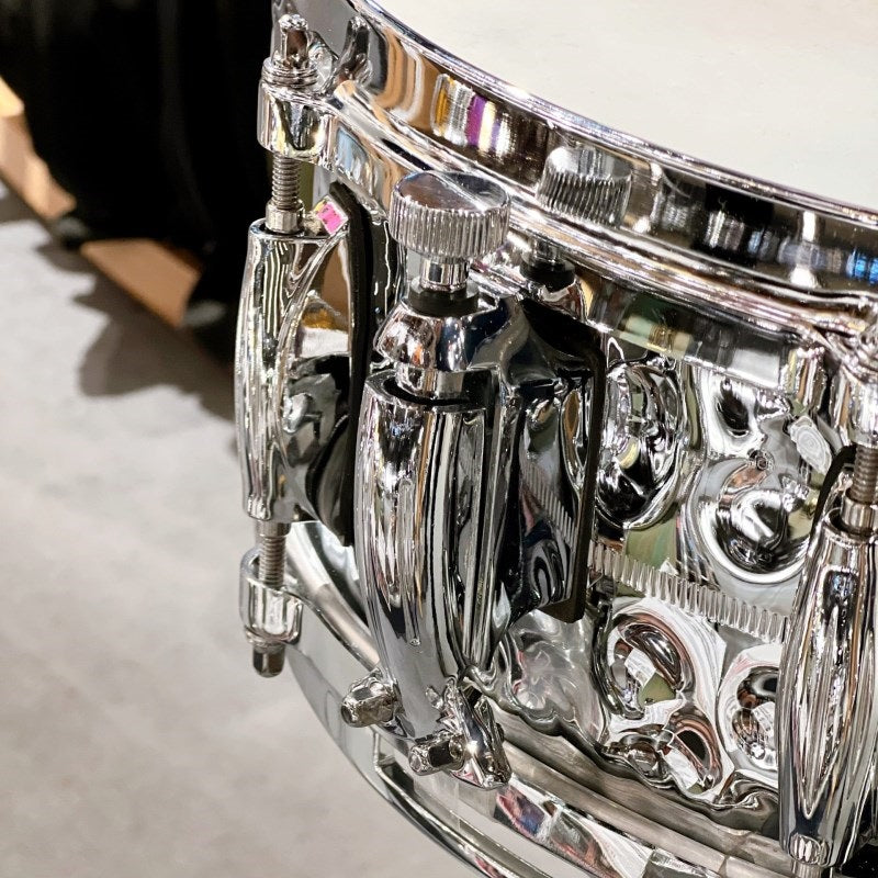 USED_G4160HB_[USA_Snare_Drums___Hammered_Chrome_Over_Brass_14x5]_03