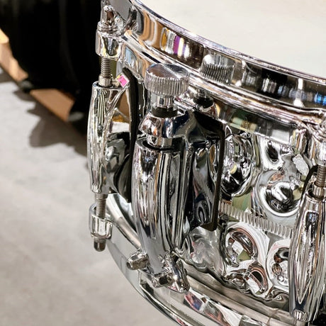 USED_G4160HB_[USA_Snare_Drums___Hammered_Chrome_Over_Brass_14x5]_03