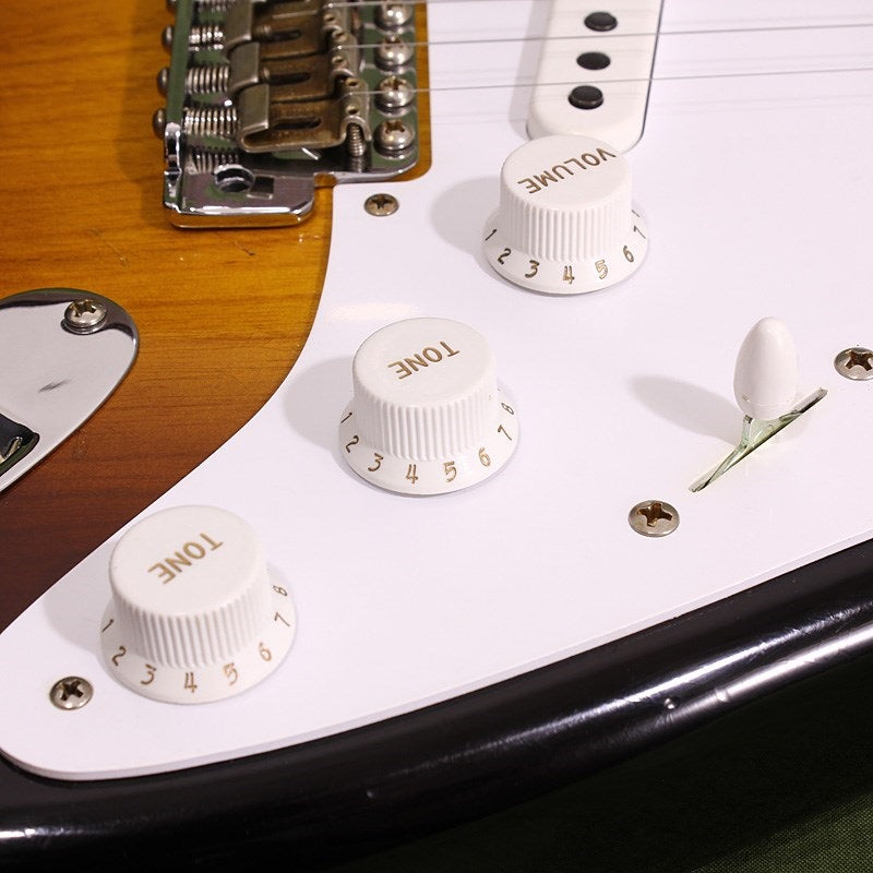 USED_Limited_Edition_70th_Anniversary_1954_Stratocaster_Journeyman_Relic_Wide_Fade_2-Color_Sunburst_SN__4205_06