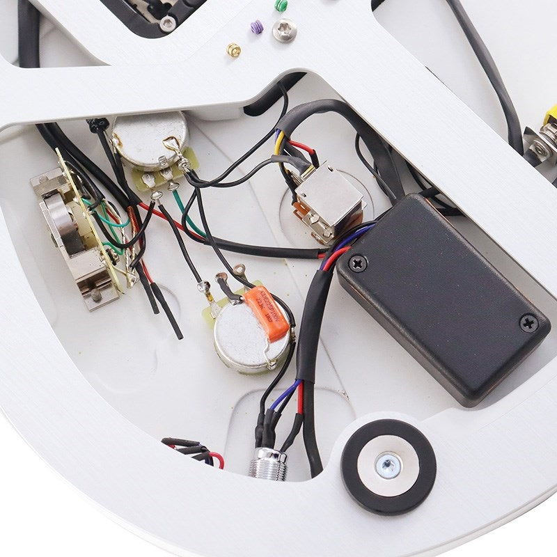 USED_MARY_ONE_Custom_Quilted_Maple___Natural___White_edge_[SN_200098]_09