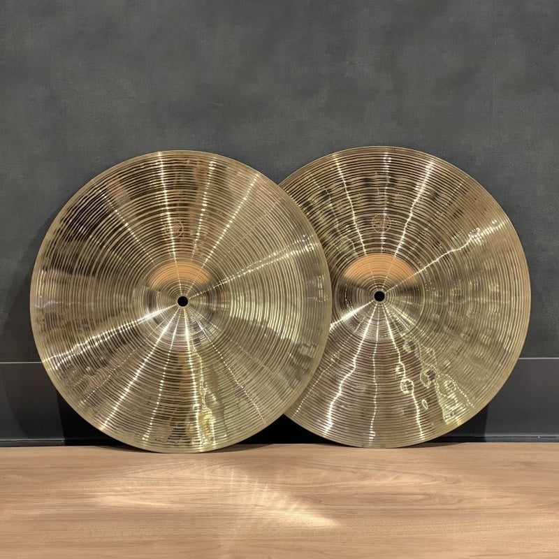 USED_Signature_The_Paiste_Line_Medium_HiHat_14pr_[1070g_1125g]_04