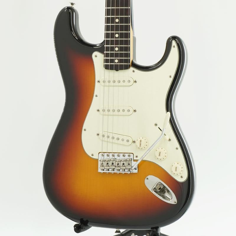 USED_Traditional_60s_Stratocaster_(3-Tone_Sunburst)_[SN__JD17032543]_01