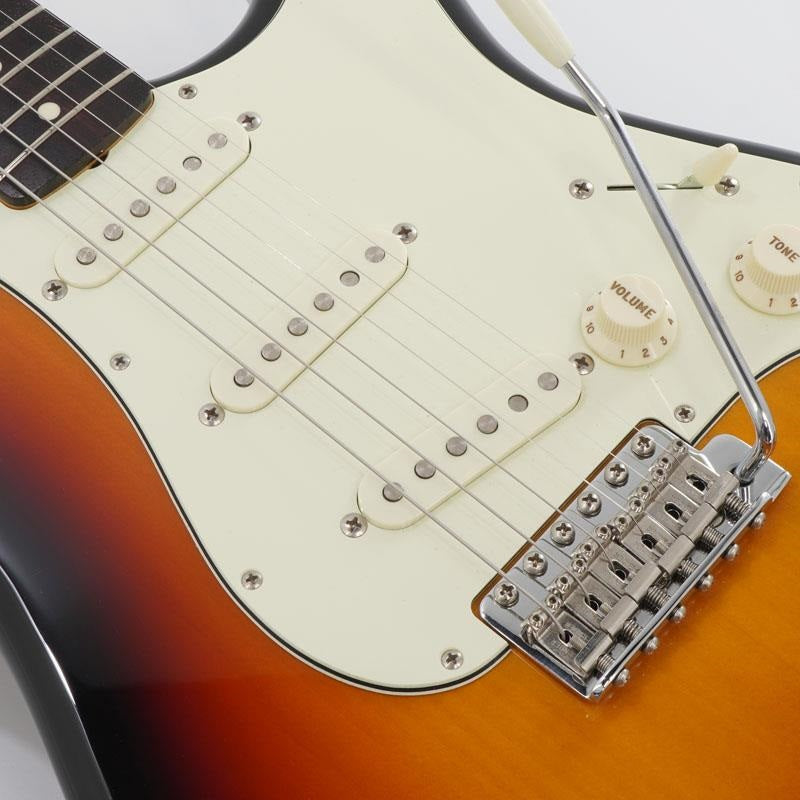 USED_Traditional_60s_Stratocaster_(3-Tone_Sunburst)_[SN__JD17032543]_09
