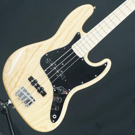 USED_Traditional_70s_Jazz_Bass_(Natural)_01