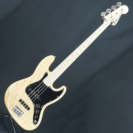 USED_Traditional_70s_Jazz_Bass_(Natural)_03
