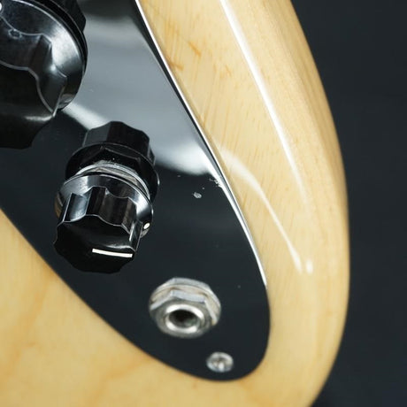 USED_Traditional_70s_Jazz_Bass_(Natural)_10
