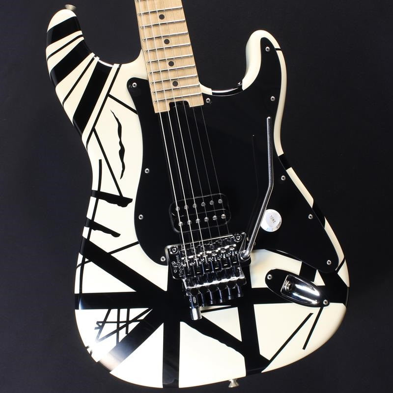 USED_Used_Striped_Series_White_with_Black_Stripes_01