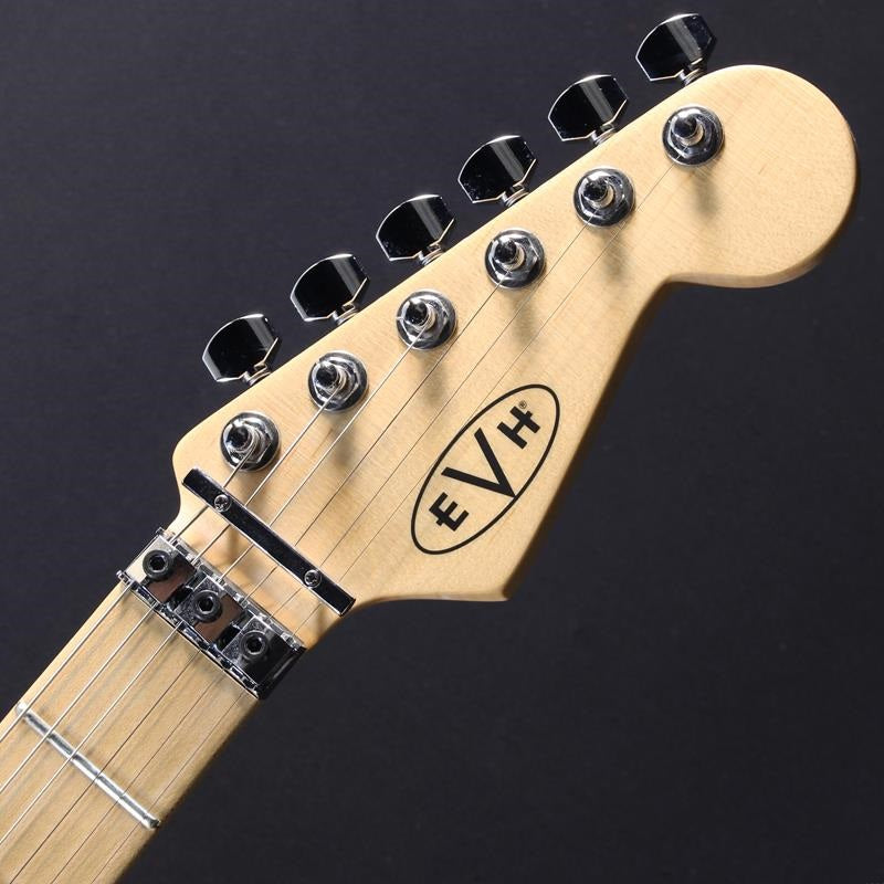 USED_Used_Striped_Series_White_with_Black_Stripes_05