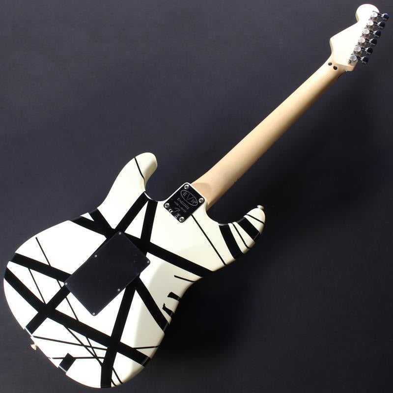 USED_Used_Striped_Series_White_with_Black_Stripes_06