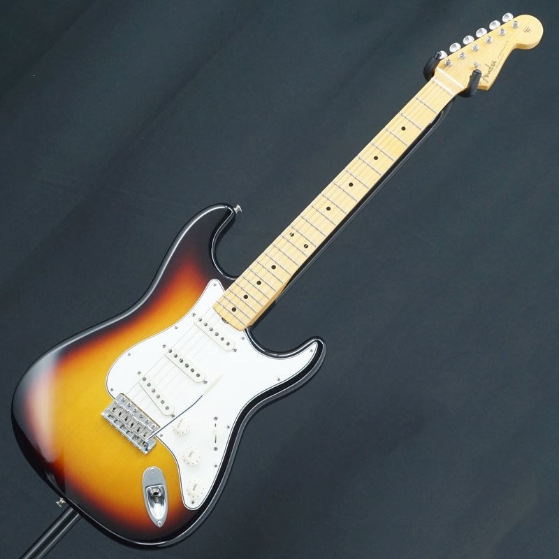 USED_Vintage_Custom_1962_Stratocaster_Closet_Classic_(3-Color_Sunburst)_[SN_R110013]_03
