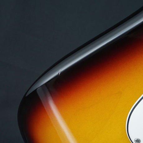 USED_Vintage_Custom_1962_Stratocaster_Closet_Classic_(3-Color_Sunburst)_[SN_R110013]_09