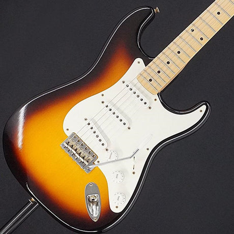 USED_​​1956_Stratocaster_Closet_Classic_with_Relic_Hardware_(Wide_2-Color_Sunburst)_[SN__CZ585066]_Fender_01