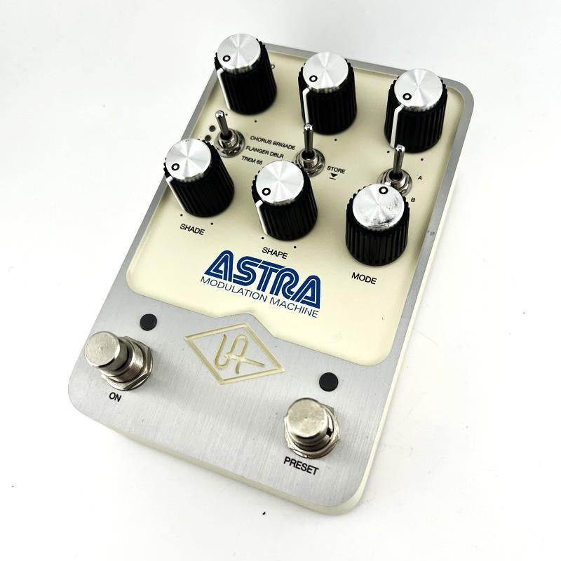 USED ASTRA MODULATION MACHINE (Universal Audio UAFX) by USED ASTRA MODULATION MACHINE (Universal Audio UAFX) by