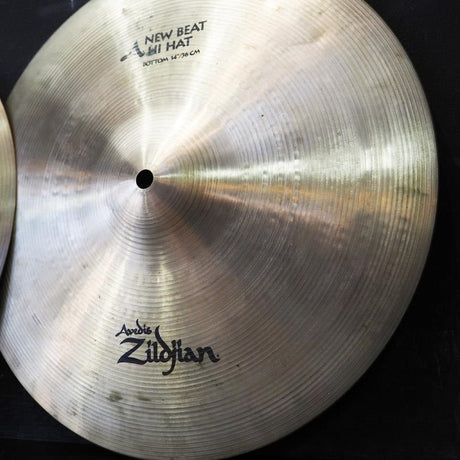 USED_​​A_Zildjian_New_Beat_HiHat_14__pair_[Top__1106g___Bottom__1394g]_08