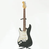 USED_​​American_Deluxe_Stratocaster_Left_Handed_(Black_R)_2001_[SN__DZ1147535]_02