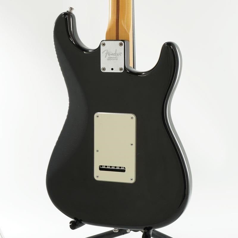 USED_​​American_Deluxe_Stratocaster_Left_Handed_(Black_R)_2001_[SN__DZ1147535]_03