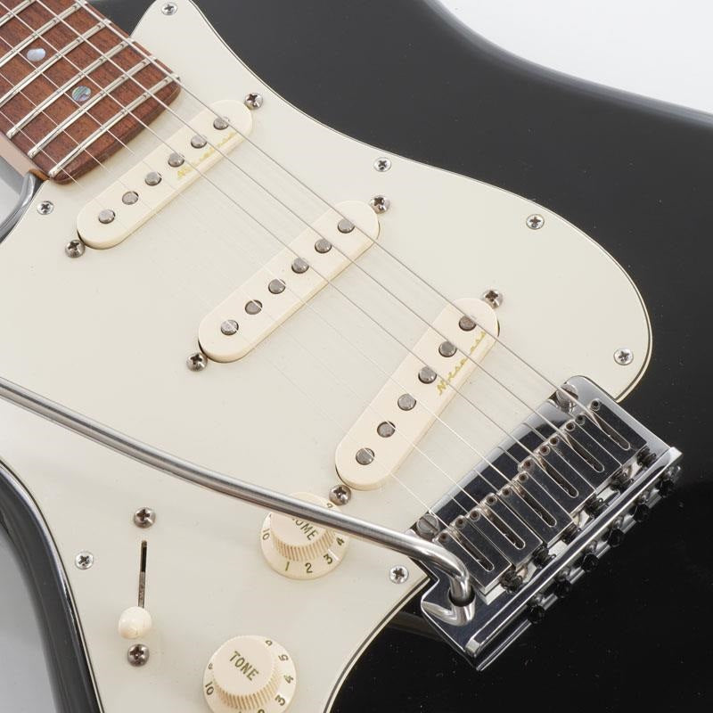 USED_​​American_Deluxe_Stratocaster_Left_Handed_(Black_R)_2001_[SN__DZ1147535]_07