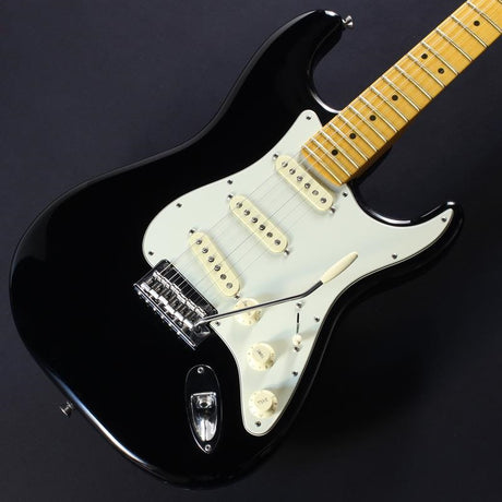 USED_​​American_Professional_II_Stratocaster_(Black_Maple)_03