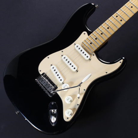 USED_​​American_Stratocaster_(Black_Maple)_03