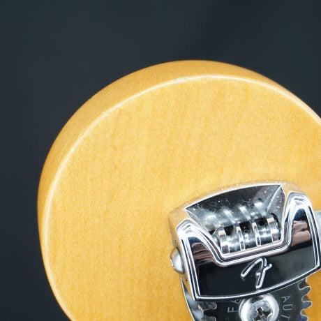 USED_​​American_Ultra_Jazz_Bass_(Ultra_Burst_Rosewood)_09