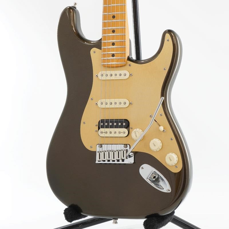 USED_​​American_Ultra_Stratocaster_HSS_(Texas_Tea_Maple)_01