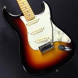 USED_​​American_Ultra_Stratocaster_(Ultraburst_Maple)_01