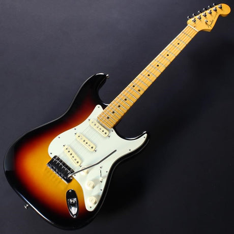 USED_​​American_Ultra_Stratocaster_(Ultraburst_Maple)_02
