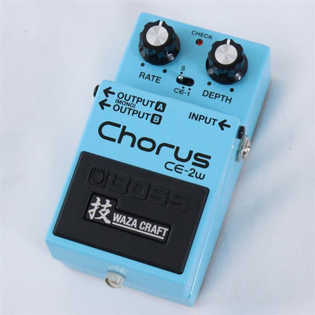 USED_​​CE-2W_[Chorus_Waza_Craft_Series_Special_Edition]_(BOSS)_Chorus_Pedal_01