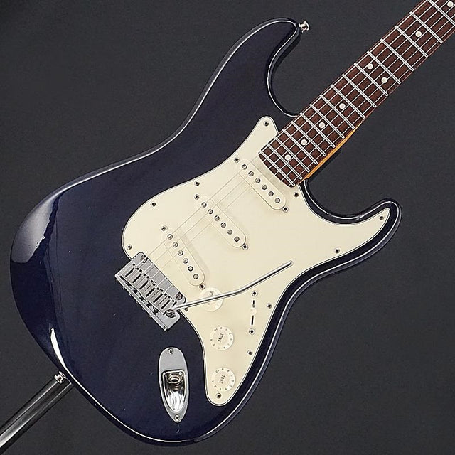 USED_​​Custom_Classic_Series_Custom_Classic_Stratocaster_(Cobalt_Blue_Transparent_Rosewood)_[SN_CN506604]_Fender_01