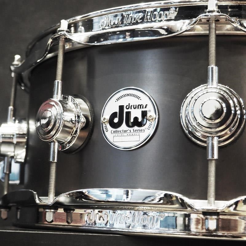 USED_​​DRVD5514SVCBK_[Collector's_Satin_Black_over_Brass_Snare_14''x5_5'']_03