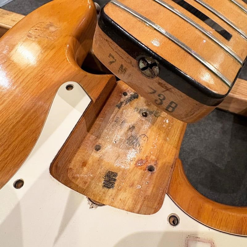 USED_​​Jazz_Bass_(NAT_M)_'73_08