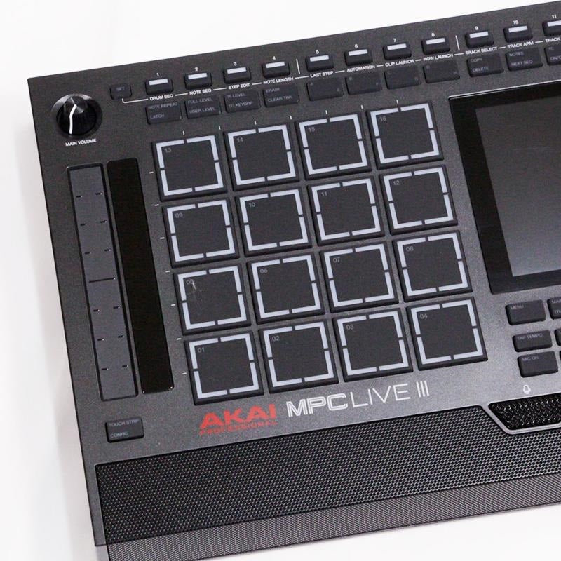 USED_​​MPC_LIVE_III_02
