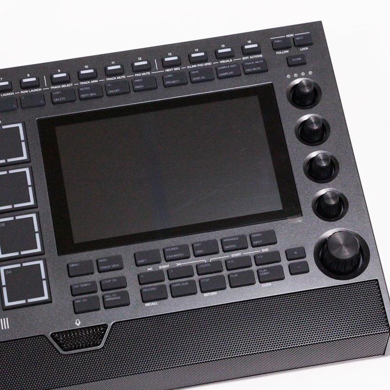 USED_​​MPC_LIVE_III_03