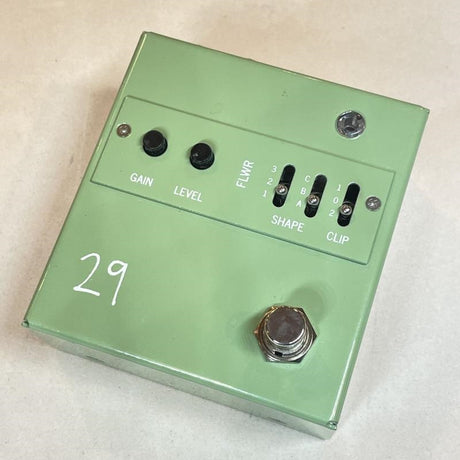 USED_​​Used_FLWR_01