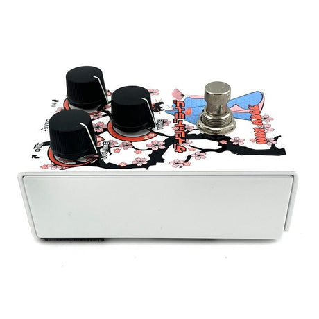 USED_​​Way_Huge_Smalls_GEISHA_DRIVE_(White)_06