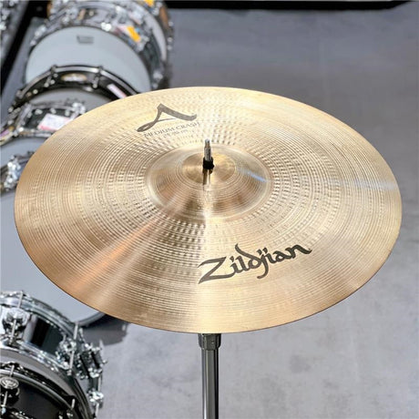 USED_​​Zildjian_Medium_Crash_18_[NAZL18C_M]_[1555g]_01