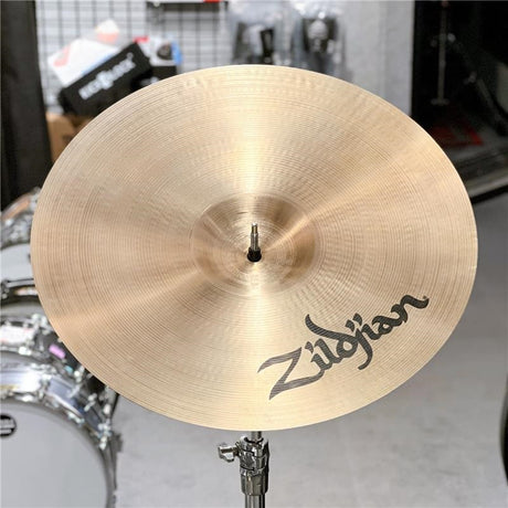 USED_​​Zildjian_Medium_Thin_Crash_17_[NAZL17C_MT]_[1240g]_03