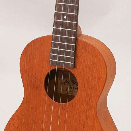 UT-M1_(Japanese-made_tenor_ukulele)_by_K_Yairi_07