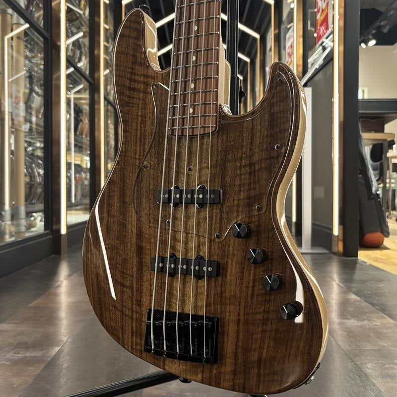 Urbanite_Series_Beta_J5_XL_SV_(Flame_Walnut_Top)_01