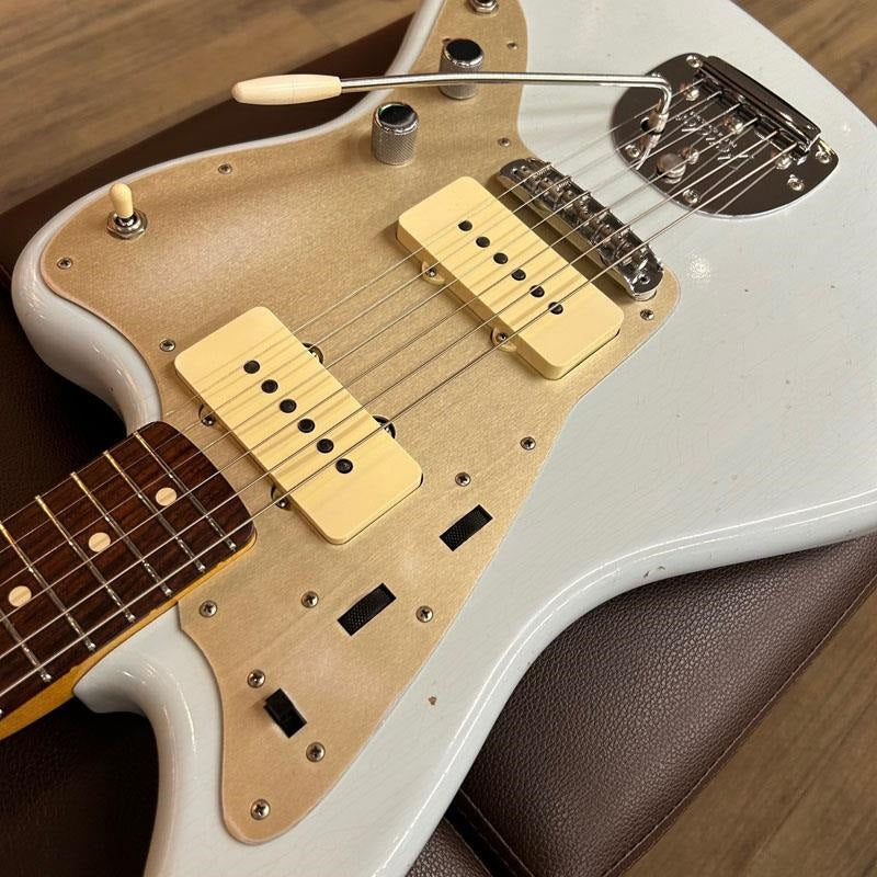 Used_1962_Fender_Jazzmaster_Journeyman_Relic_(Sonic_Blue)_[SN_CZ534431]_09