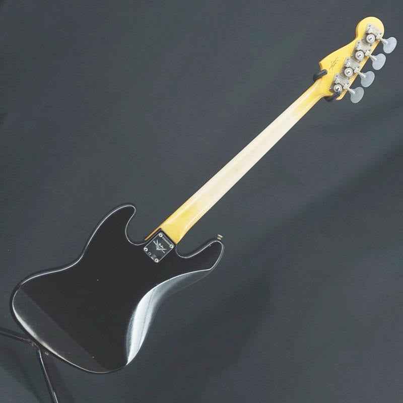 Used_1966_Jazz_Bass_Journeyman_Relic_(Aged_Black)_04