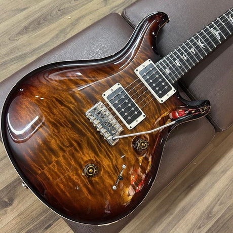 Used_2017_Custom_24_Quilt_(Black_Gold_Burst)_[SN_246690]_Paul_Reed_Smith_09