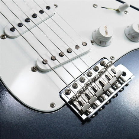 Used_50s_Fender_Stratocaster_Deluxe_Closet_Classic_(Mercedes_Blue)_[SN_CZ583268]_10