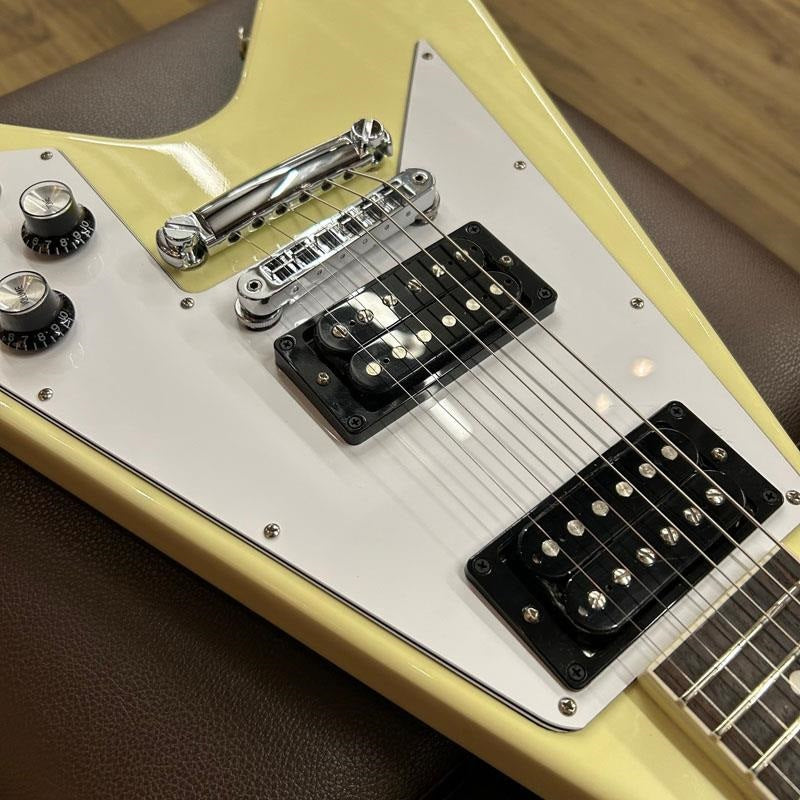 Used_70s_Gibson_Flying_V_(Classic_White)_[SN_229820153]_09