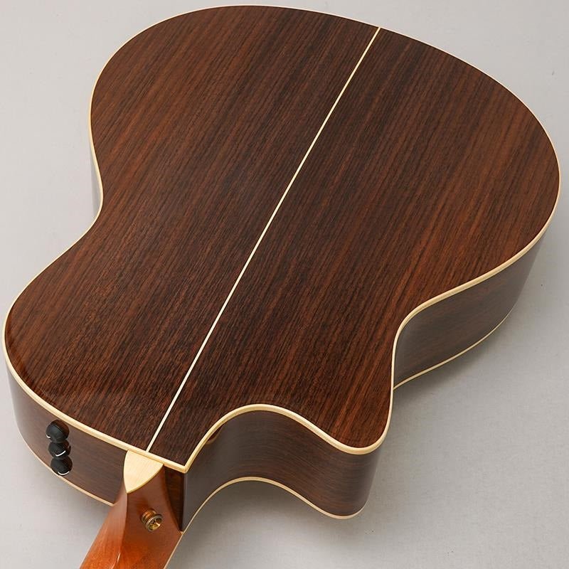 Used_816ce_ES2_First_Edition_'14_Taylor_06